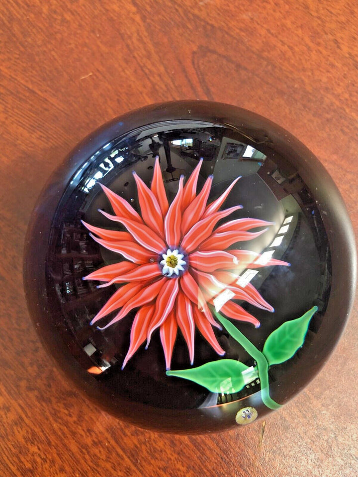 ヴィンテージ バカラ 花のガラスペーパーウェイト 1970年