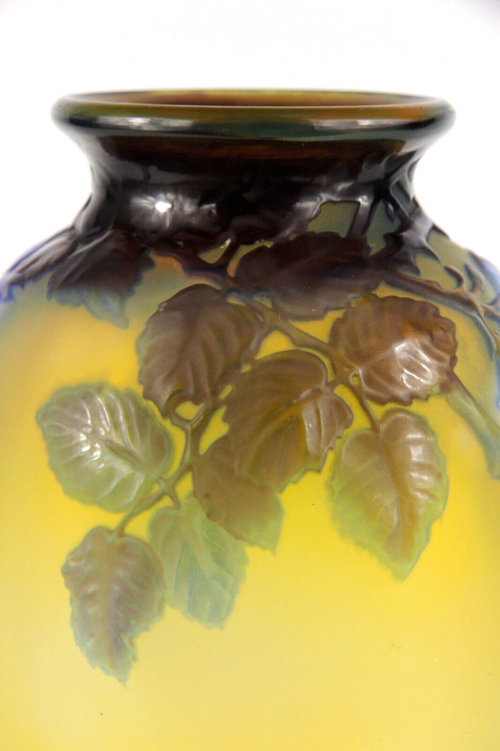 エミールガレ 薔薇の蕾が描かれた花瓶 1920年頃の作品　アールヌーボー期