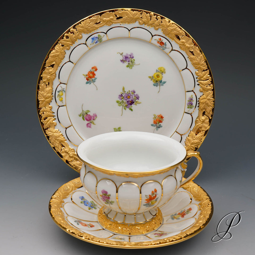 マイセンカップ　Xフォーム　カップ＆ソーサー＆プレート３