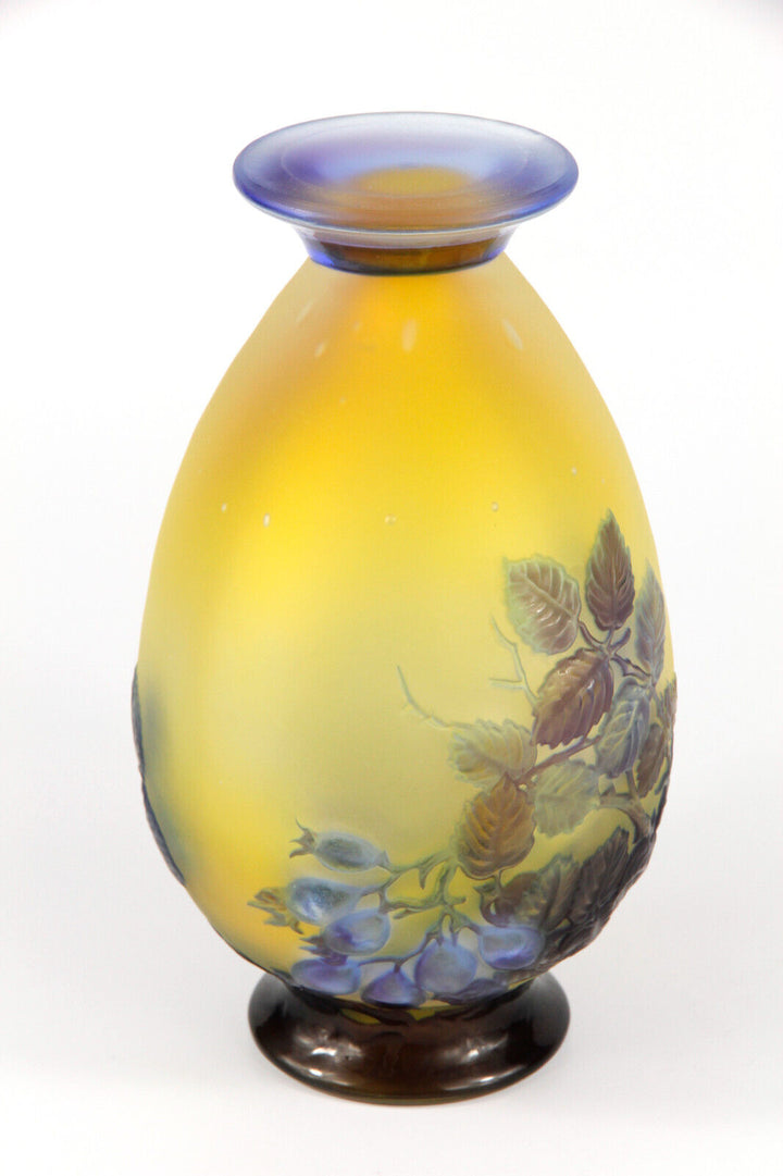 エミールガレ 薔薇の蕾が描かれた花瓶 1920年頃の作品　アールヌーボー期