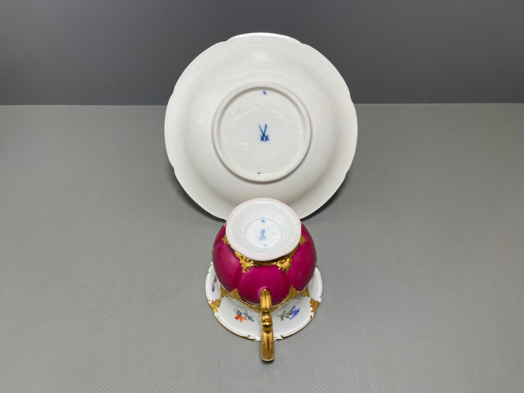 マイセン　Bフォーム　ワインレッドカップ＆ソーサー＆プレートセット　２級品