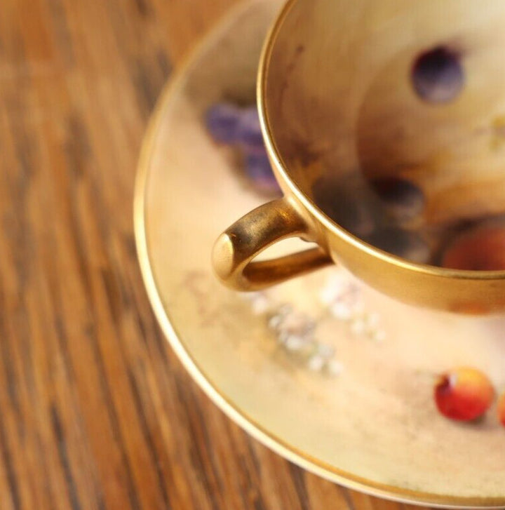 ロイヤルウースター  フルーツ柄のカップ＆ソーサー　イギリス製 1913年頃