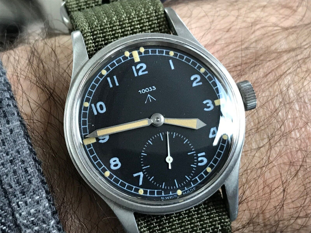 オメガ WW2 ダーティーダースウォッチ cal.30T2  希少な「VB」文字盤