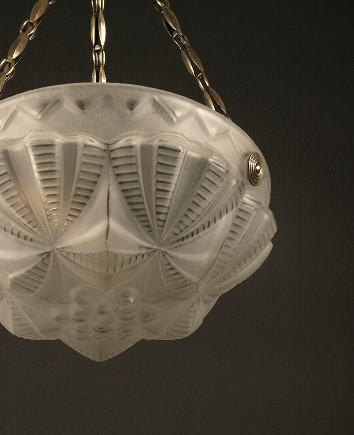 銀色の真鍮と型押しガラスのアールデコ調吊りランプ