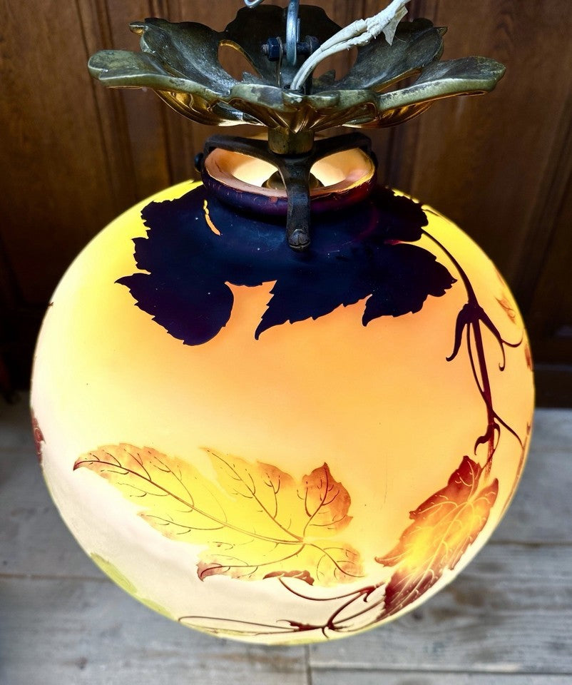 エミール・ガレ - アブチロンをあしらったペンダントライトまたは天井照明、アール・ヌーヴォー様式のシャンデリア