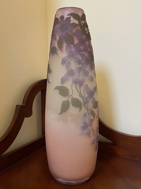 エミールガレ 藤の花の幻想的な花瓶 – アンティークテーブルウェア