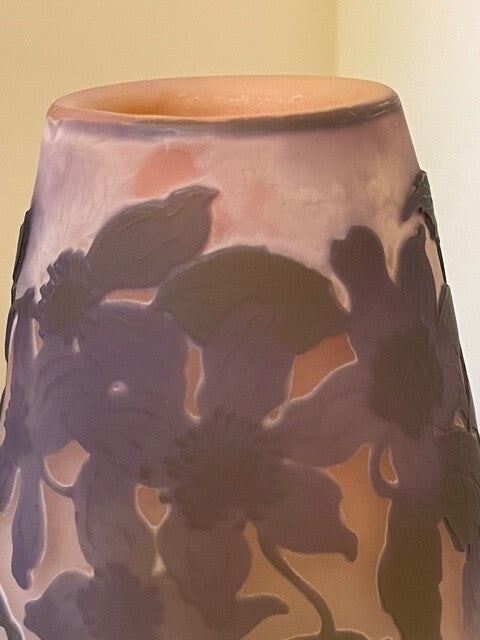 エミールガレ　藤の花の幻想的な花瓶