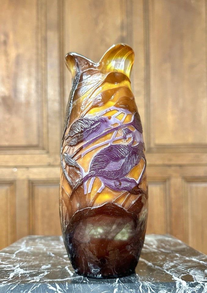 エミール・ガレ - 希少なチューリップの芸術的な花瓶、 手作業で磨かれ