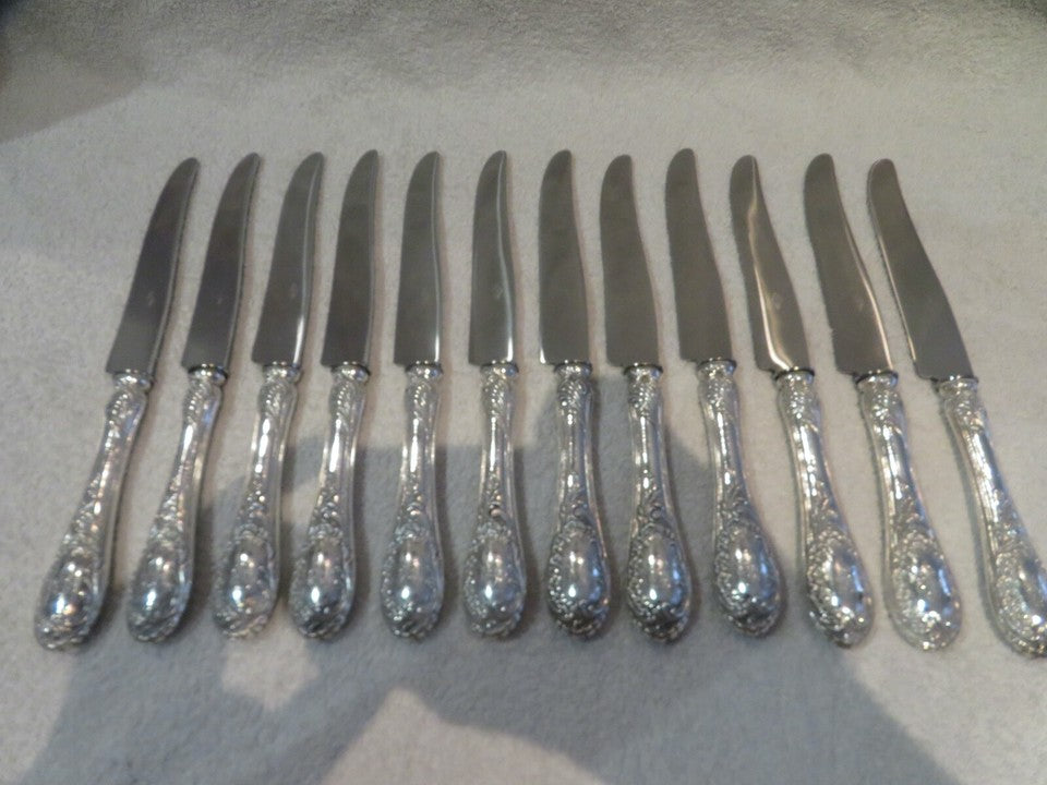 ピュイフォルカ 壮大なヴィンテージフレンチ950シルバー ディナーナイフ12点 ロココ様式