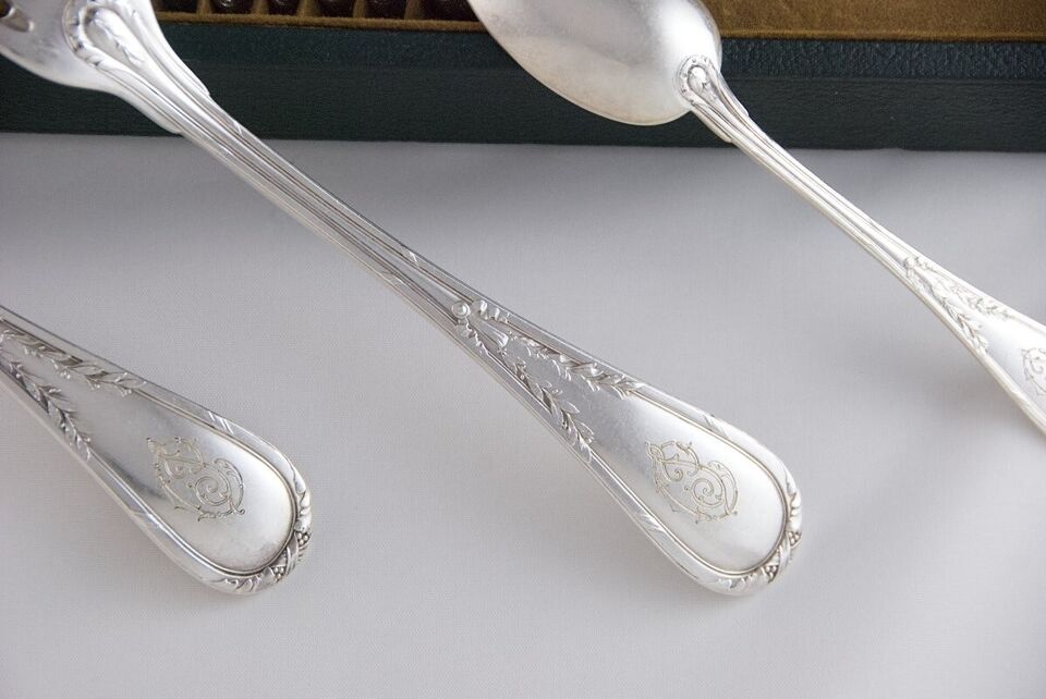 ピュイフォルカ 美しいアンティークフレンチ スターリングシルバー食器セット34ピース 19世紀