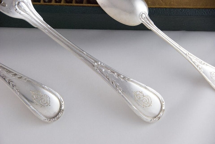 ピュイフォルカ 美しいアンティークフレンチ スターリングシルバー食器セット34ピース 19世紀