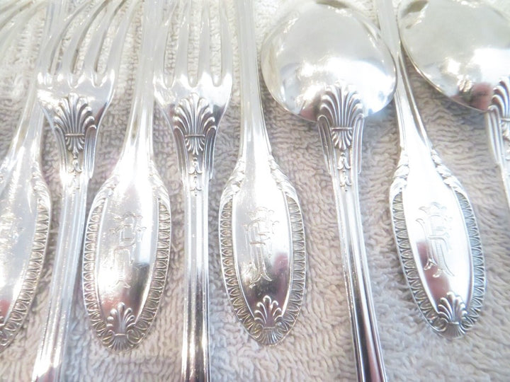 ピュイフォルカ ゴージャスな1900年製フレンチ950シルバー24ピース デザートカトラリーセット エンパイアスタイル