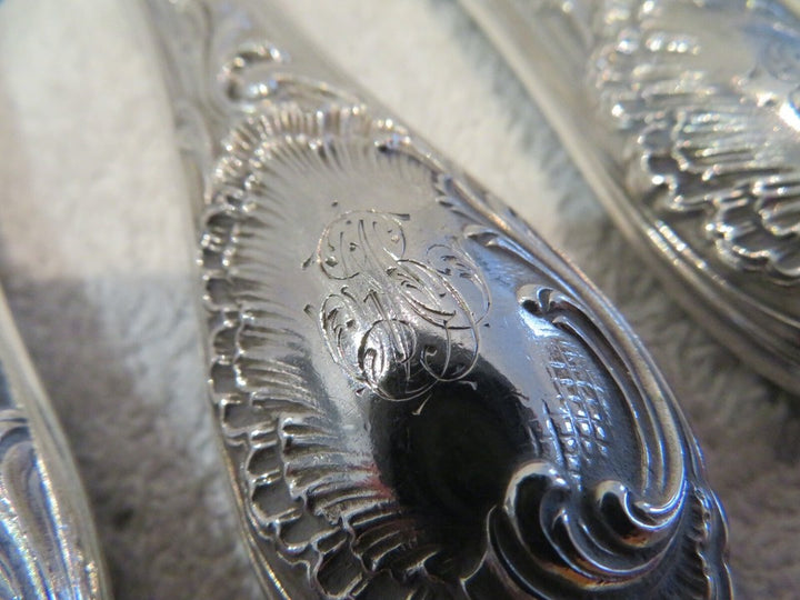 ピュイフォルカ 壮大なヴィンテージフレンチ950シルバー ディナーナイフ12点 ロココ様式