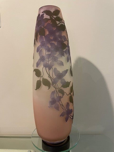 エミールガレ 藤の花の幻想的な花瓶 – アンティークテーブルウェア