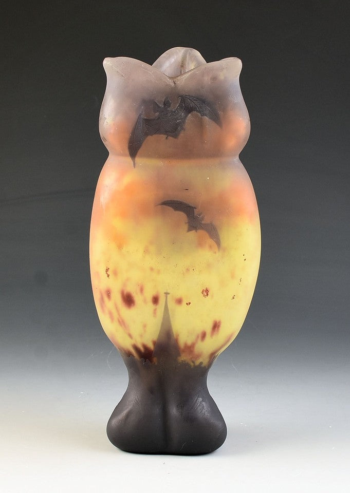 ドーム兄弟 コウモリが描かれた花瓶 1900年ごろの作品