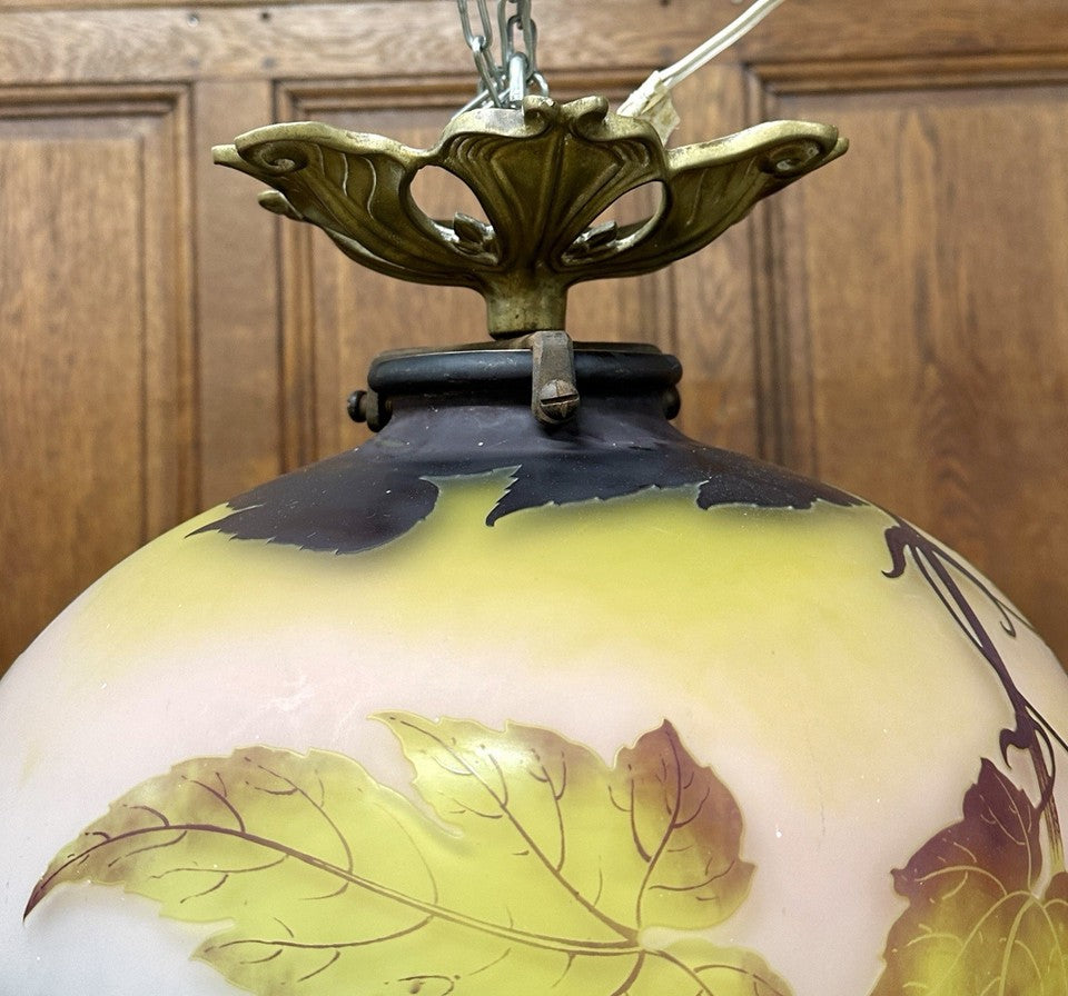 エミール・ガレ - アブチロンをあしらったペンダントライトまたは天井照明、アール・ヌーヴォー様式のシャンデリア