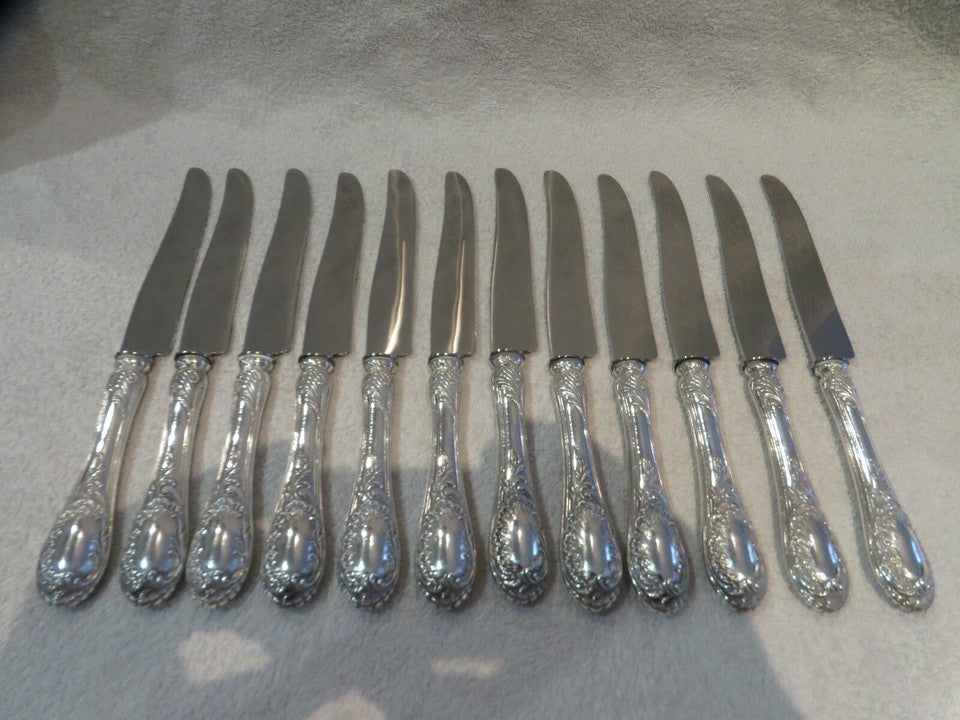 ピュイフォルカ 壮大なヴィンテージフレンチ950シルバー ディナーナイフ12点 ロココ様式