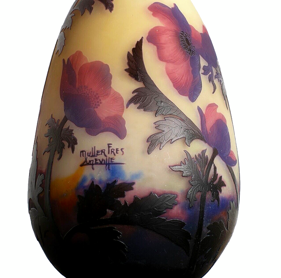 ミューラー兄弟　貴重な赤いアネモネの花瓶