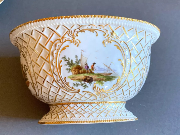 マイセン 蓋付き小鉢＆透かし装飾の受け皿（イチゴ装飾付き蓋）