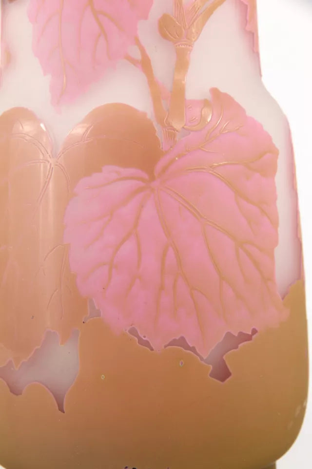 エミールガレ ピンクの花柄が描かれた花瓶