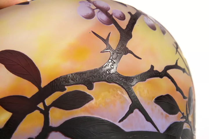 ドーム兄弟（ドームナンシー）スモモの実が描かれた鉢型の花瓶