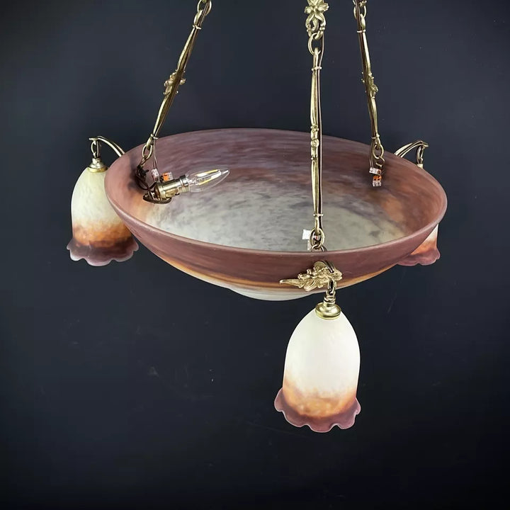 ミューラー兄弟 ピンク/白/薄紫のシャンデリア