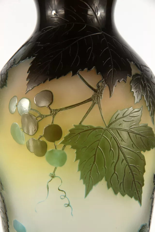 エミールガレ 野葡萄が描かれた花瓶