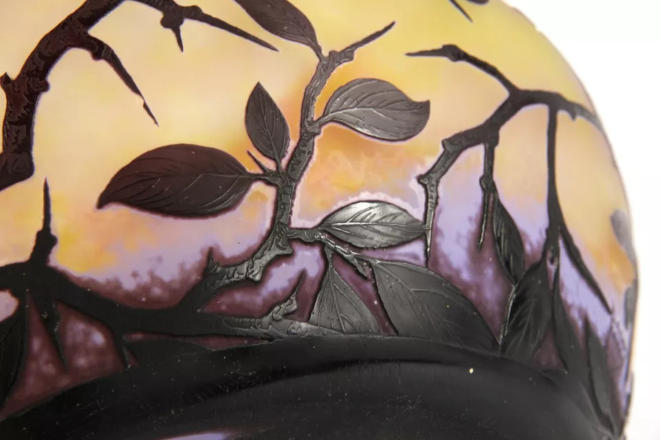 ドーム兄弟（ドームナンシー）スモモの実が描かれた鉢型の花瓶