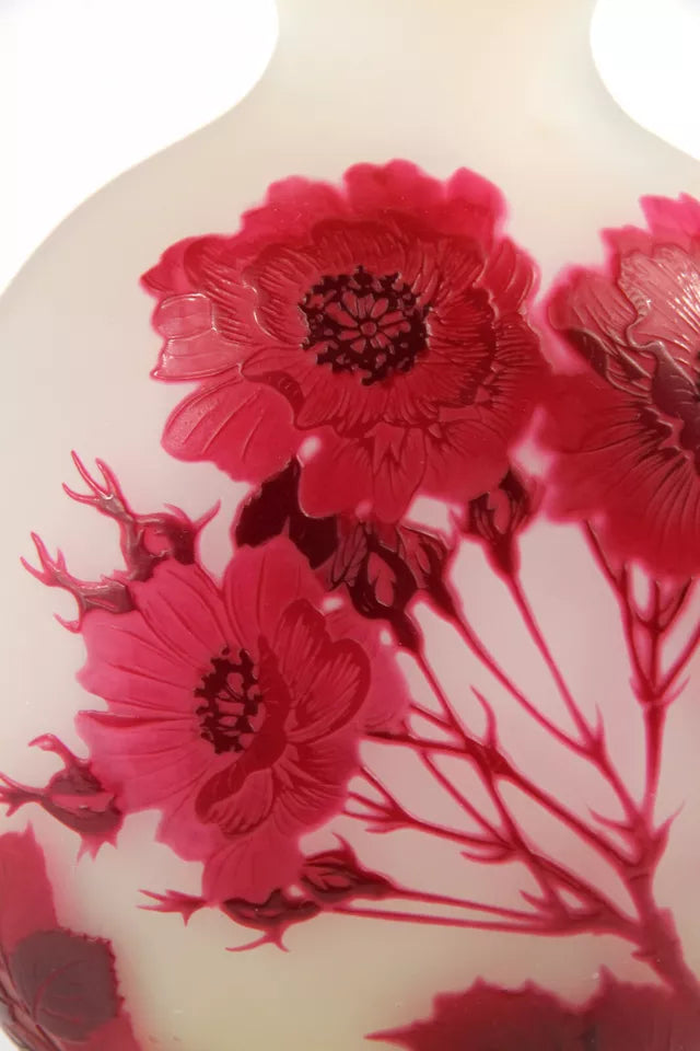 エミールガレ バラの花が描かれた花瓶