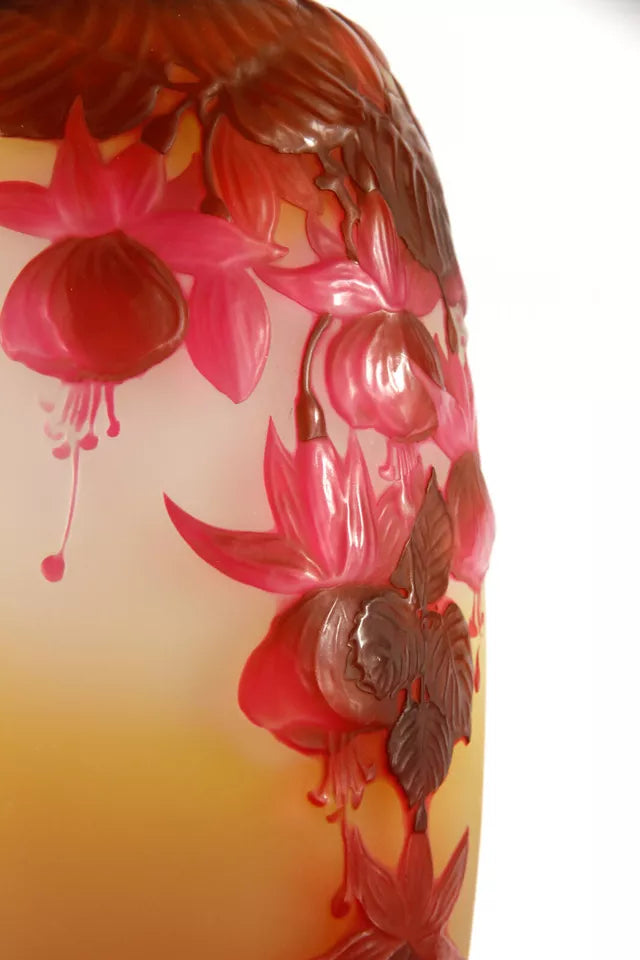 エミールガレ スフレの技法が使われたフクシアの花が描かれた壺型花瓶