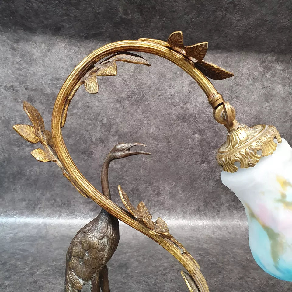 ミューラー兄弟 アオサギのブロンズと朝顔が幻想的に浮かび上がるデスクランプ 「パート・ド・ヴェール」