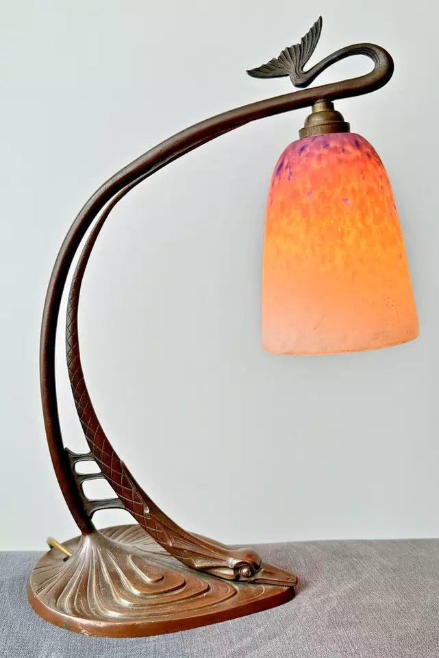 シュナイダー兄弟 魚モチーフ ガラスシェードテーブルランプ （ブロンズ製台座）