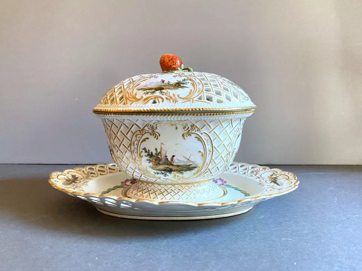 マイセン 蓋付き小鉢＆透かし装飾の受け皿（イチゴ装飾付き蓋）