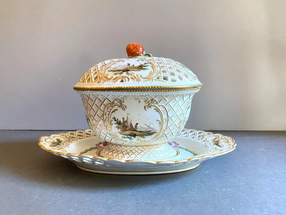 マイセン 蓋付き小鉢＆透かし装飾の受け皿（イチゴ装飾付き蓋