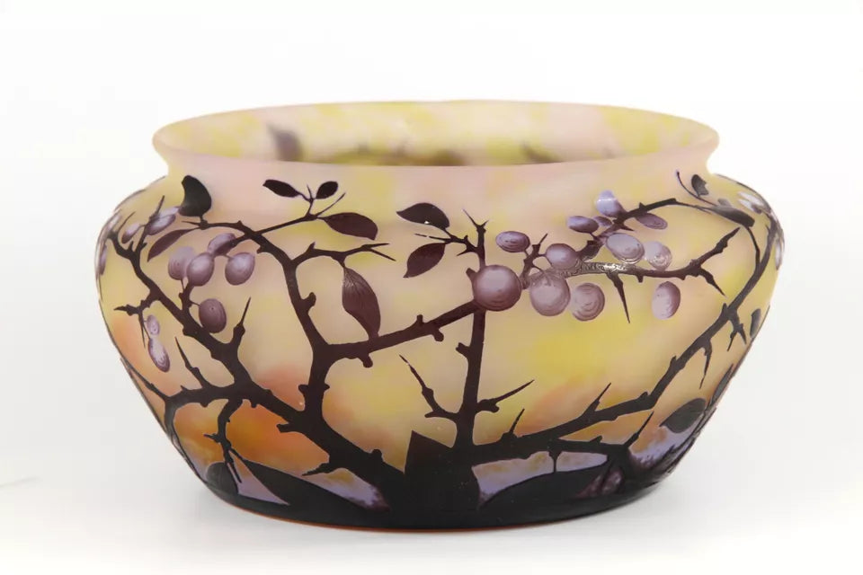 ドーム兄弟（ドームナンシー）スモモの実が描かれた鉢型の花瓶