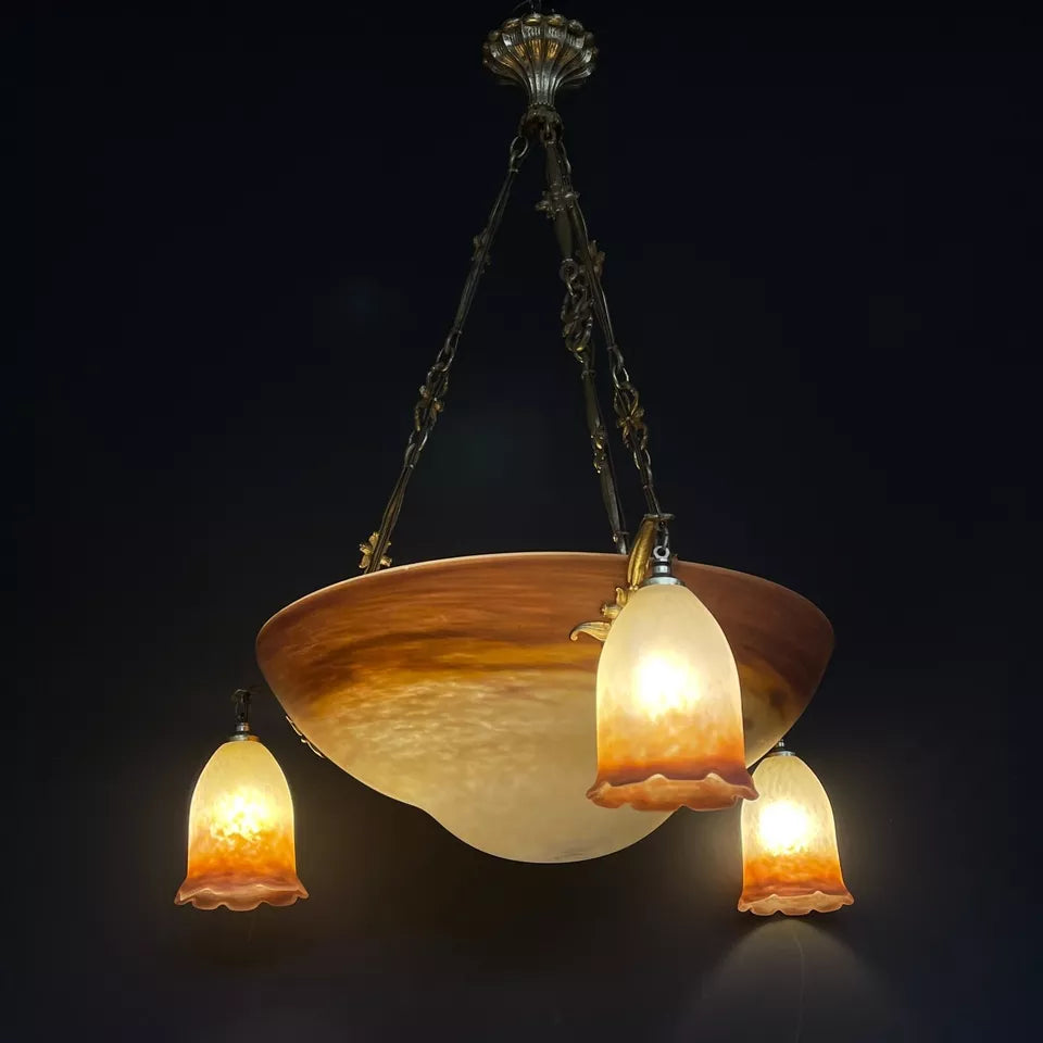 ミューラー兄弟 ピンク/白/薄紫のシャンデリア – アンティークテーブル