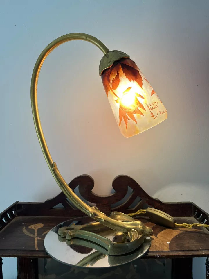 ドーム兄弟（ドームナンシー）菊の花が描かれたアンティークテーブルランプ