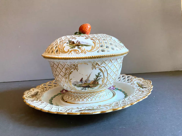 マイセン 蓋付き小鉢＆透かし装飾の受け皿（イチゴ装飾付き蓋）