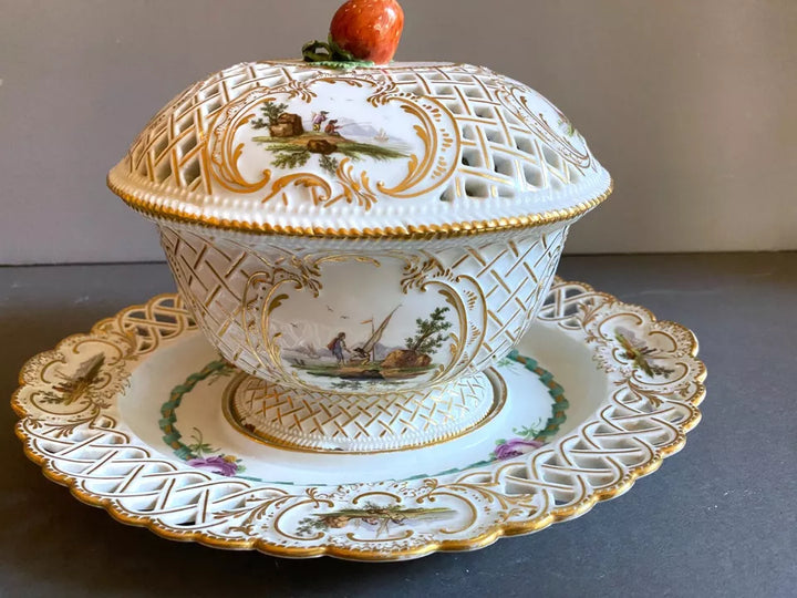 マイセン 蓋付き小鉢＆透かし装飾の受け皿（イチゴ装飾付き蓋）