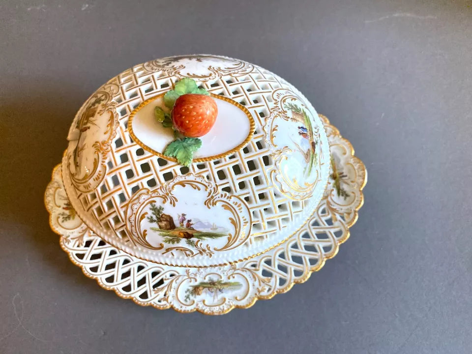 マイセン 蓋付き小鉢＆透かし装飾の受け皿（イチゴ装飾付き蓋）