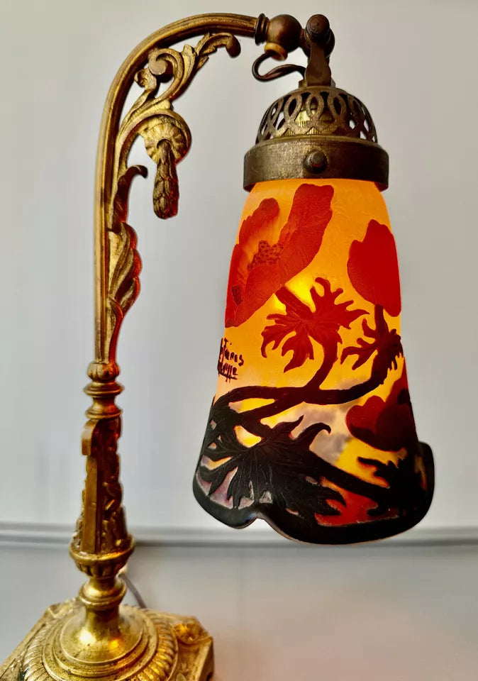 ミューラー兄弟 アネモネの花のアンティークテーブルランプ