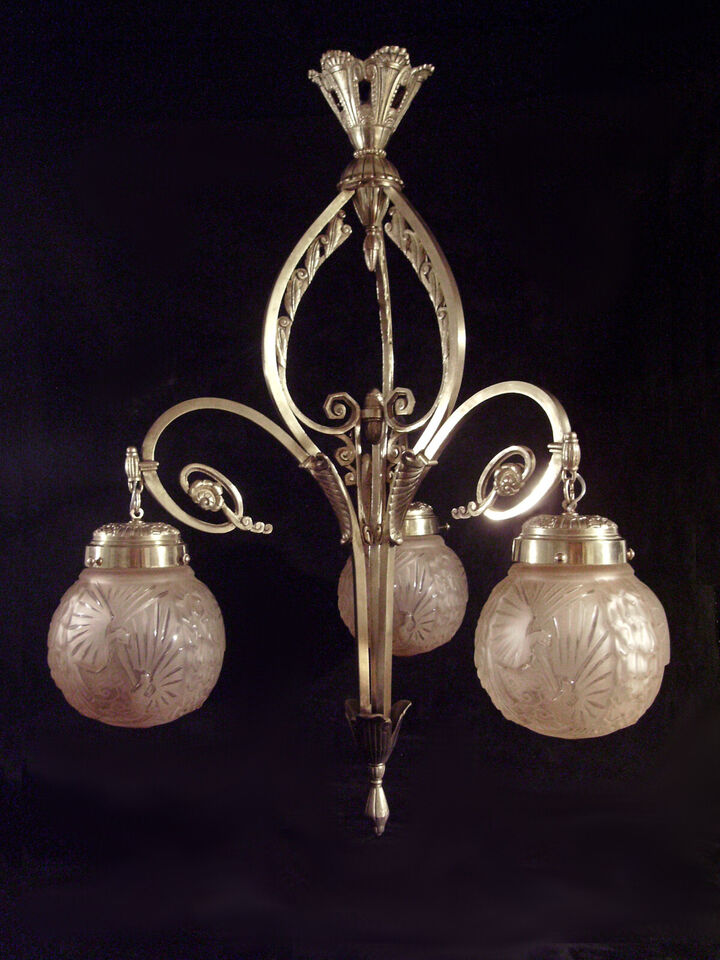 プティトー＆ミューラー兄弟　ブロンズとプレスガラスのアールデコ調シャンデリア