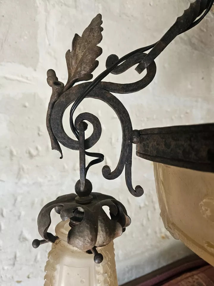 ミューラー兄弟 豹の型押しガラスシャンデリア