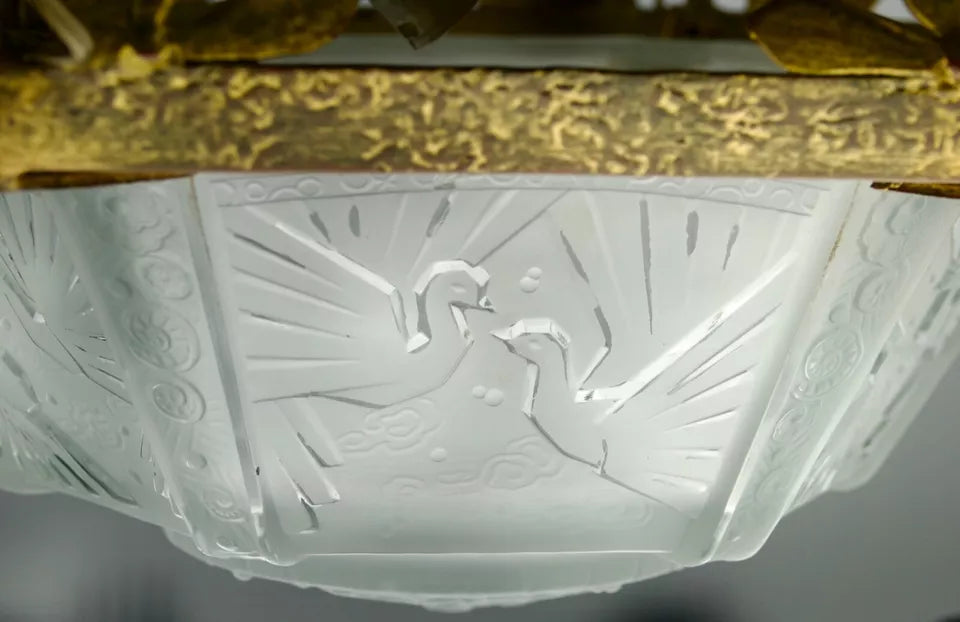 ミューラー兄弟 金縁と孔雀模様のシャンデリア