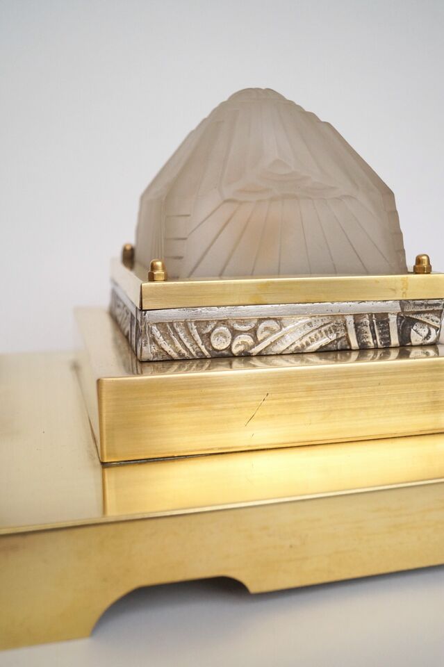 シュナイダー兄弟　アンティークテーブルランプ「THE EGYPT」真鍮ランプ　アールデコスタイルのベッドサイドランプ