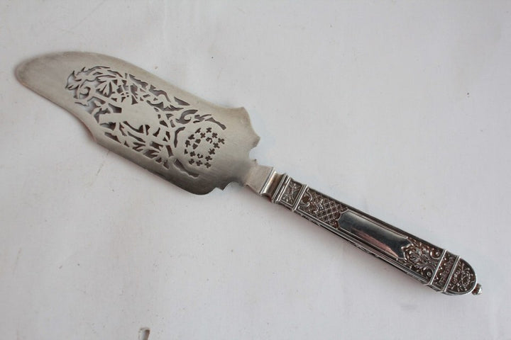 ピュイフォルカ 工芸品級のフィッシュサーバー