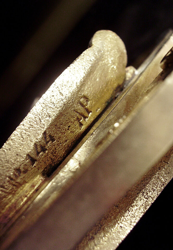 プティトー＆ミューラー兄弟：ブロンズと装飾ガラスのアールデコ調シャンデリア