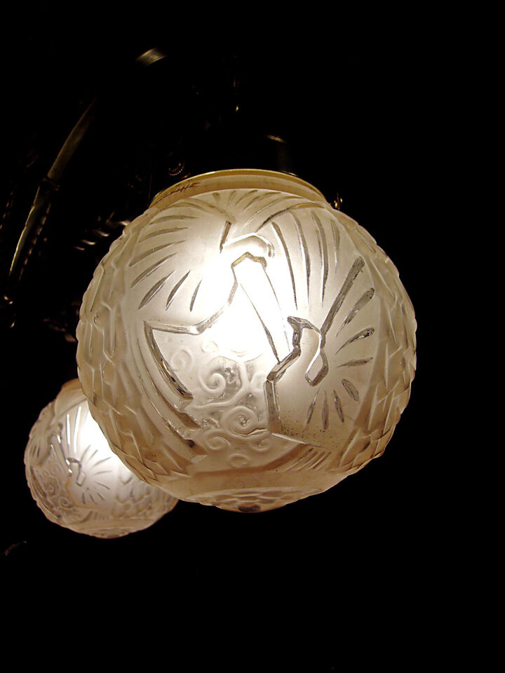 プティトー＆ミューラー兄弟：ブロンズと装飾ガラスのアールデコ調シャンデリア