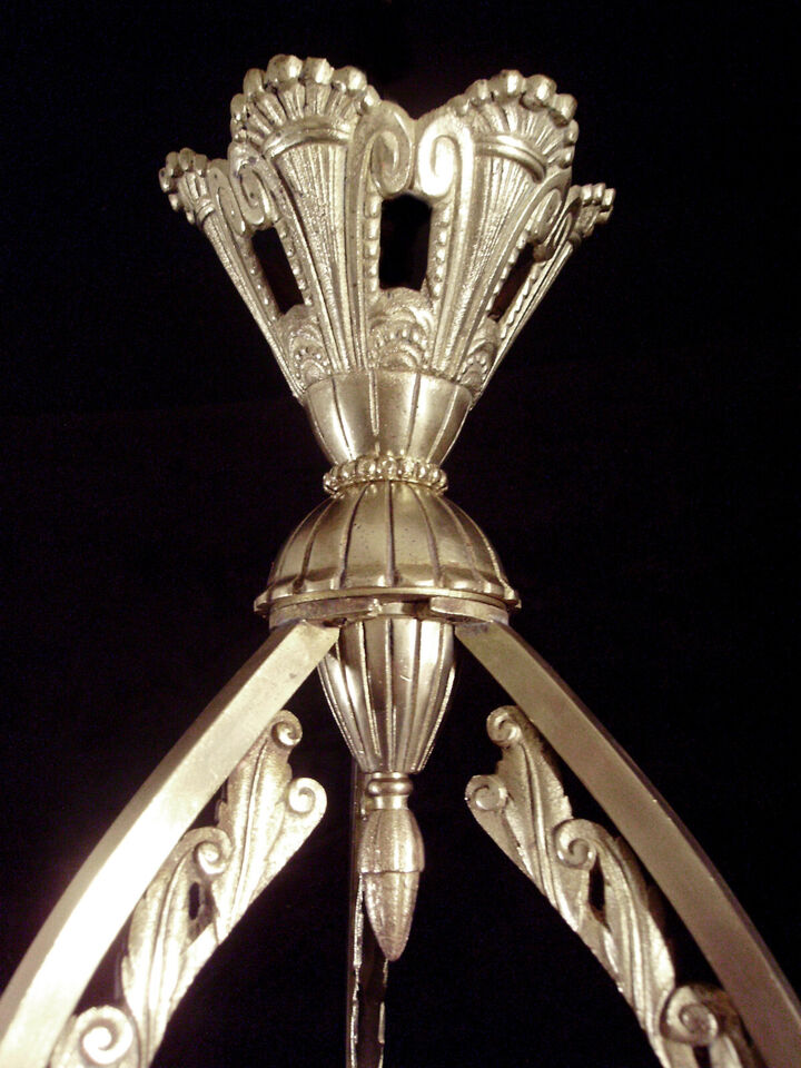 プティトー＆ミューラー兄弟：ブロンズと装飾ガラスのアールデコ調シャンデリア