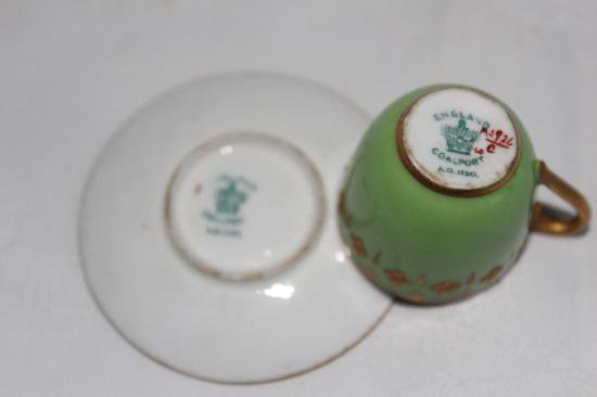 ０３９　グリーン四葉のジュエル　デミタスカップ＆ソーサー